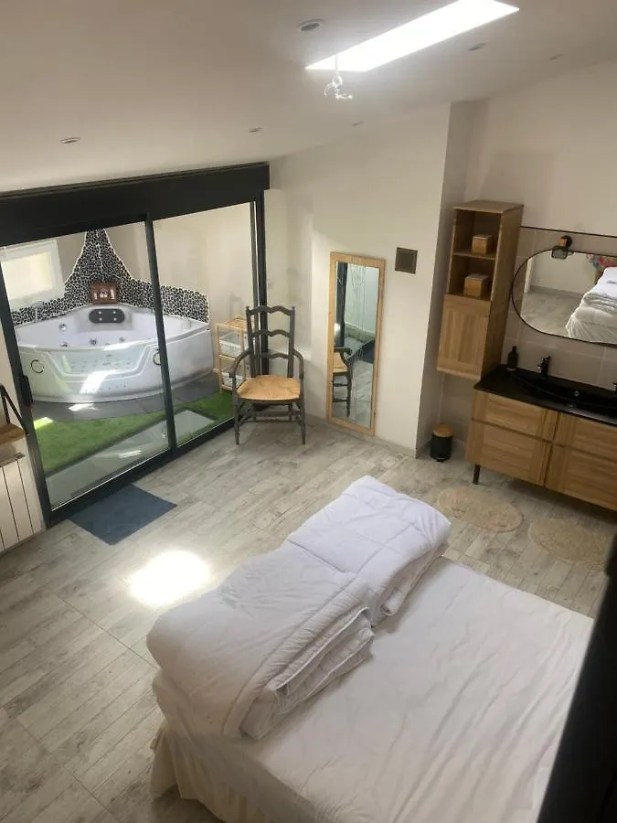 Maison De Village Avec Jacuzzi Estoublon France